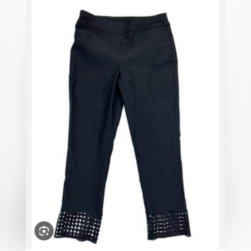Chicos like new black pull on stretch capris pants with lace bottom